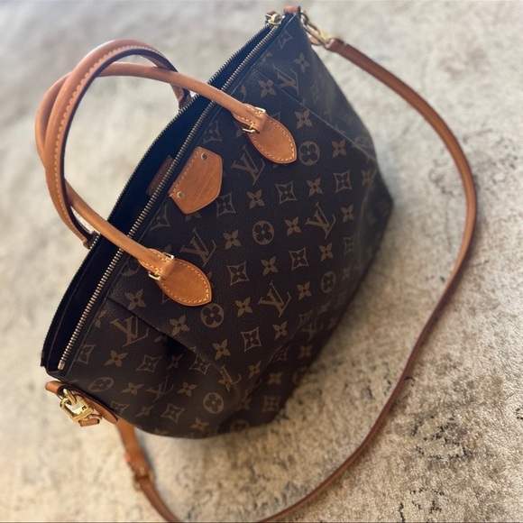 *Authentic* Louis Vuitton Turenne Monogram MM Monogram - Picture 8 of 12